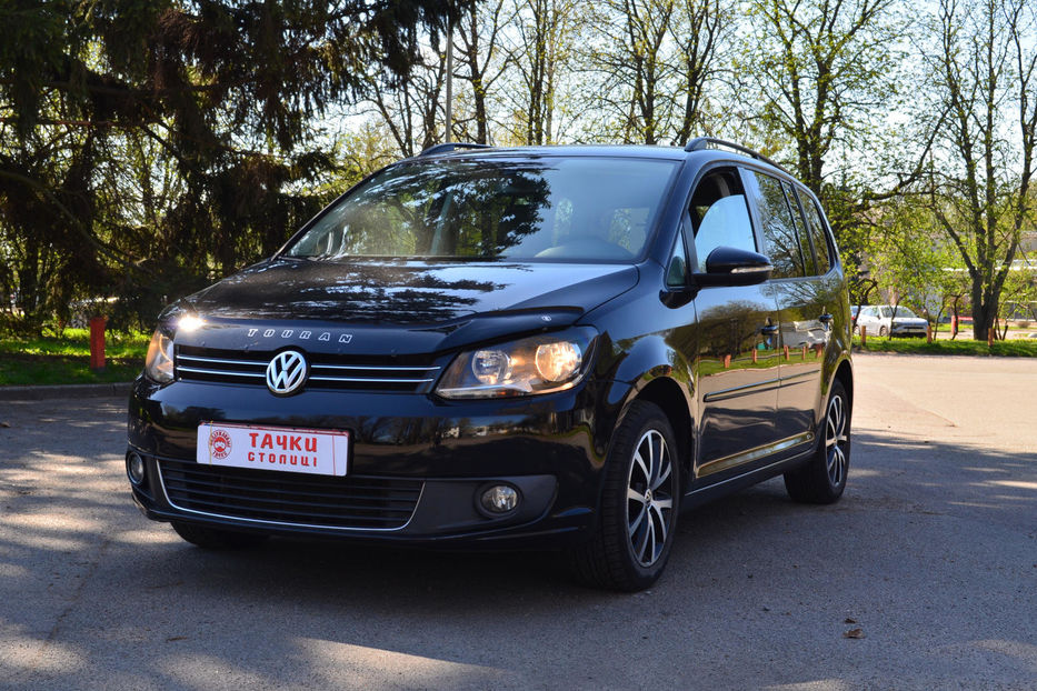 Продам Volkswagen Touran 2011 года в Киеве