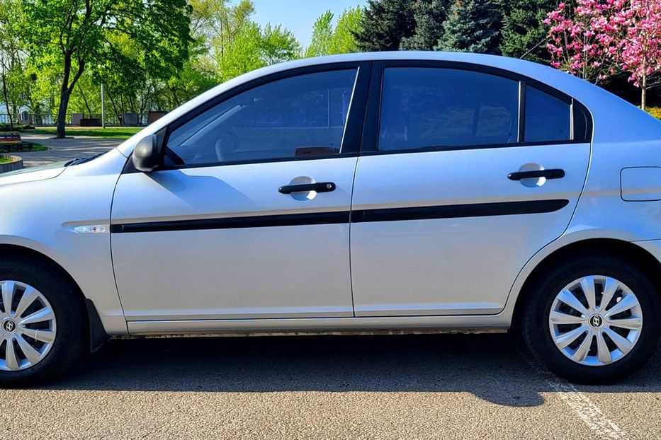 Продам Hyundai Accent  Официальный. Сервис. книга.  2008 года в Днепре
