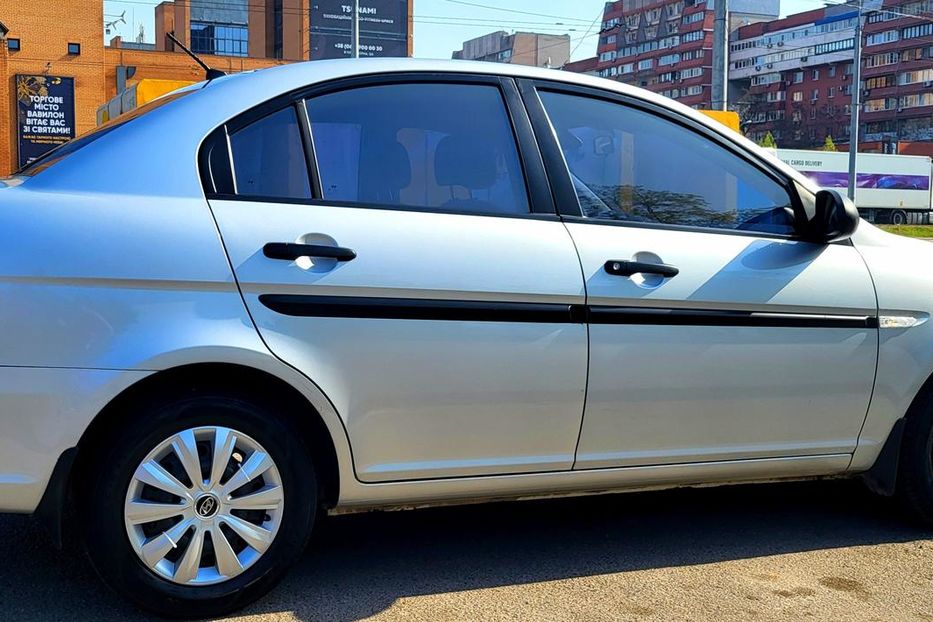 Продам Hyundai Accent  Официальный. Сервис. книга.  2008 года в Днепре
