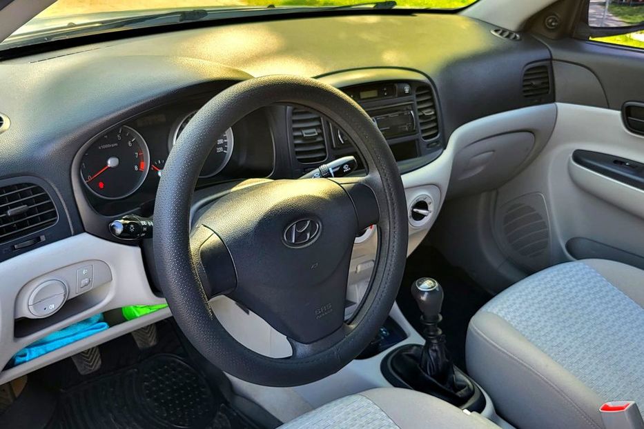 Продам Hyundai Accent  Официальный. Сервис. книга.  2008 года в Днепре