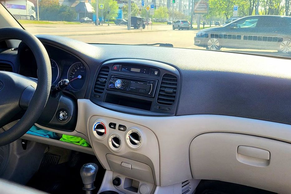 Продам Hyundai Accent  Официальный. Сервис. книга.  2008 года в Днепре