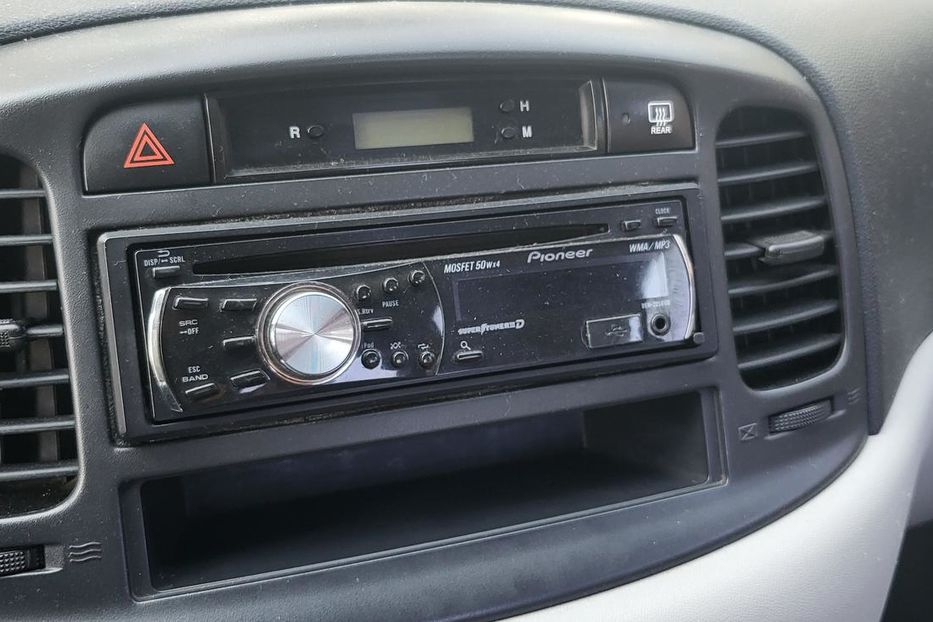 Продам Hyundai Accent  Официальный. Сервис. книга.  2008 года в Днепре