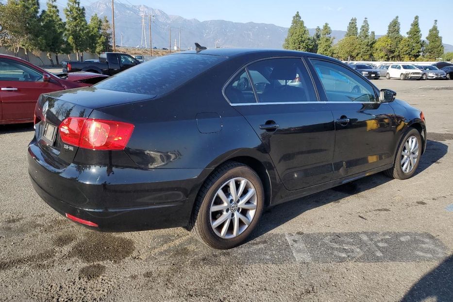 Продам Volkswagen Jetta 2013 года в Луцке