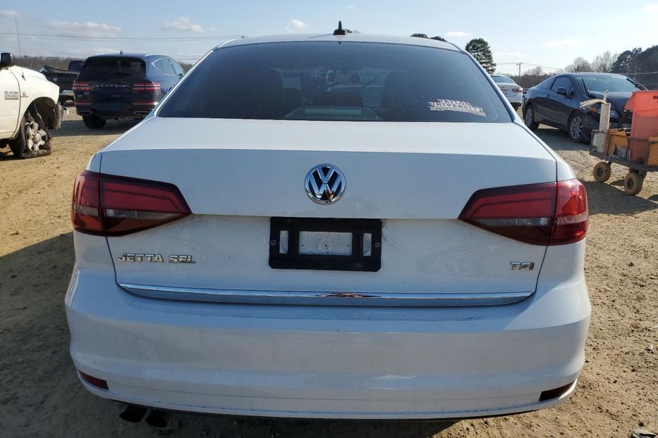 Продам Volkswagen Jetta 2017 года в Луцке