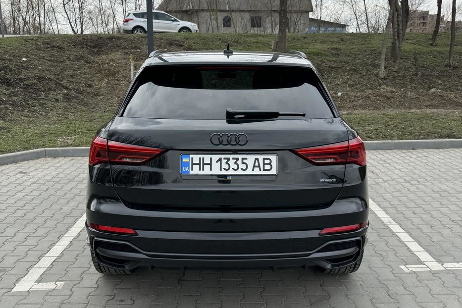 Продам Audi Q3 S-tronik 45 TFSI Premium Plus 2022 года в Одессе