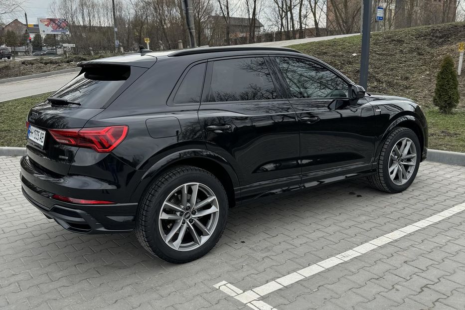 Продам Audi Q3 S-tronik 45 TFSI Premium Plus 2022 года в Одессе