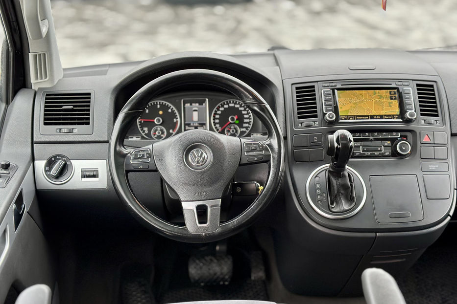 Продам Volkswagen Multivan 2010 года в Киеве