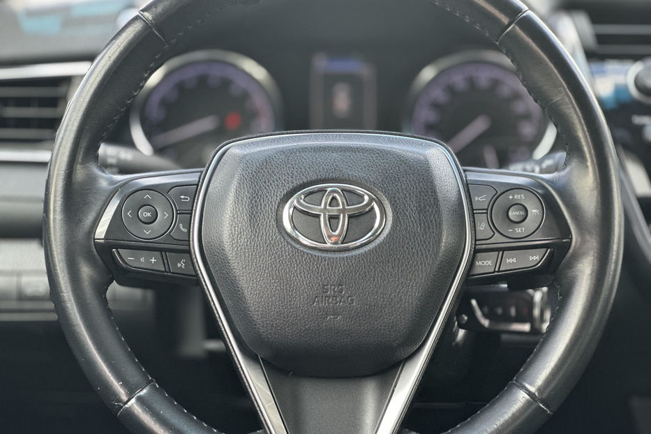 Продам Toyota Camry 2018 года в Киеве