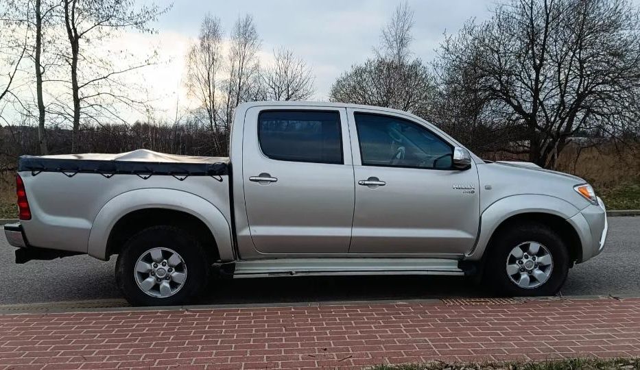 Продам Toyota Hilux 2009 года в г. Купянск, Харьковская область