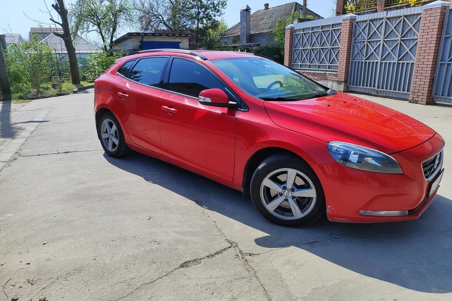 Продам Volvo V40 2013 года в Днепре