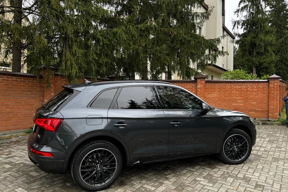 Продам Audi Q5 Premium Plus 2018 года в Львове