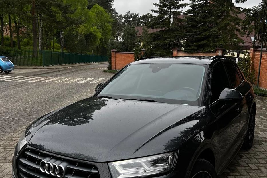 Продам Audi Q5 Premium Plus 2018 года в Львове