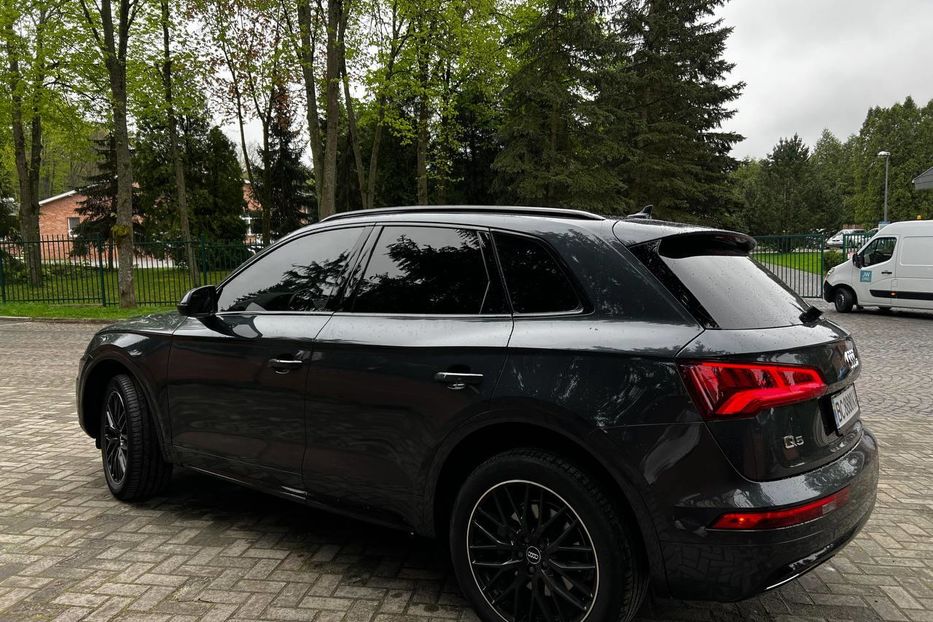 Продам Audi Q5 Premium Plus 2018 года в Львове