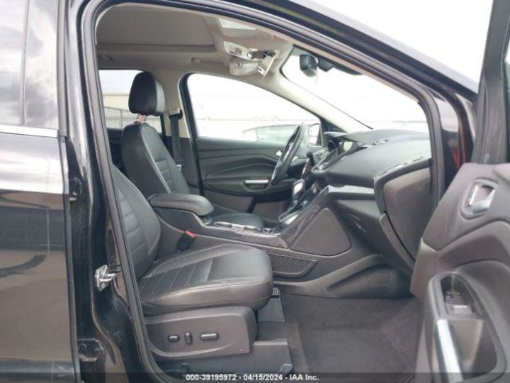 Продам Ford Escape Titanium 2015 года в Киеве