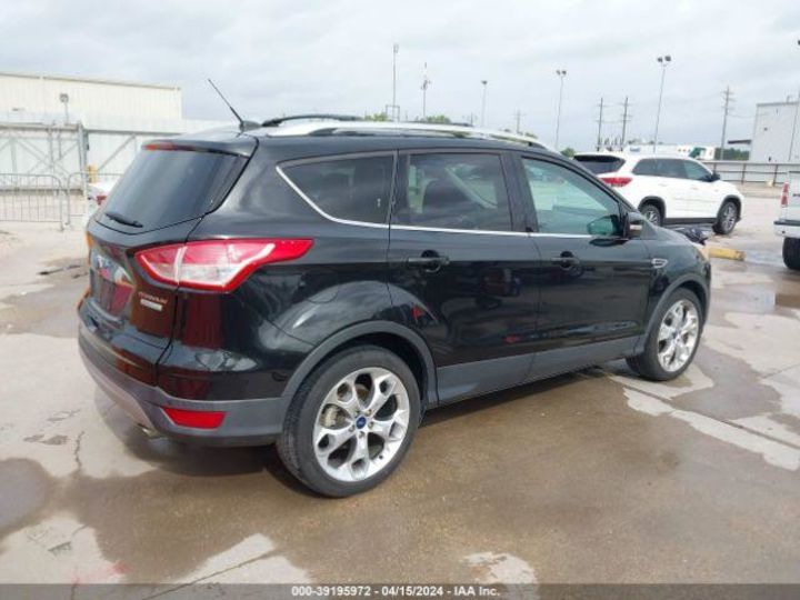 Продам Ford Escape Titanium 2015 года в Киеве