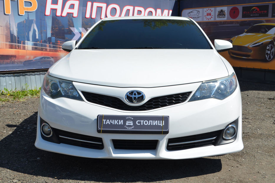 Продам Toyota Camry 2013 года в Киеве