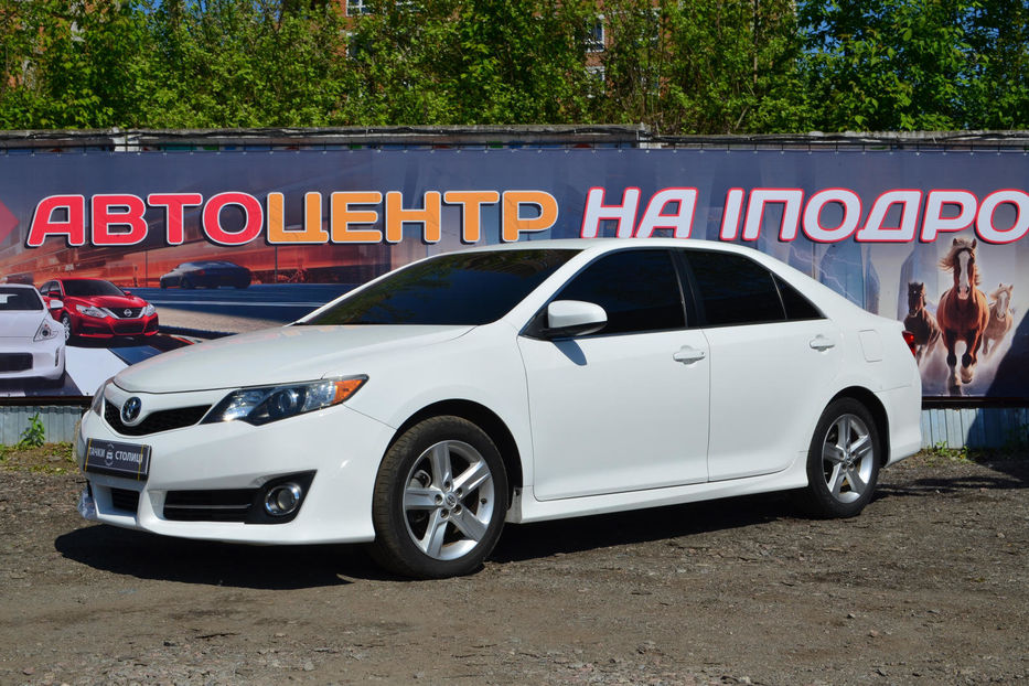 Продам Toyota Camry 2013 года в Киеве