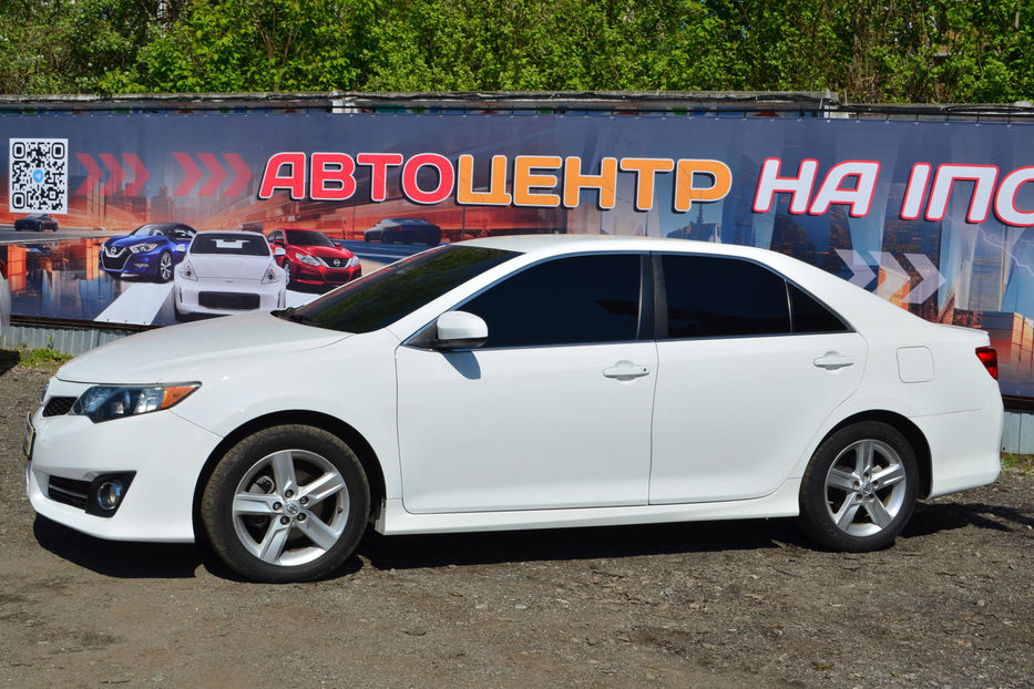 Продам Toyota Camry 2013 года в Киеве