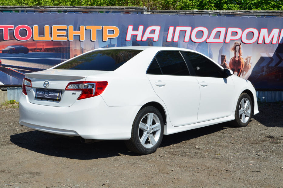 Продам Toyota Camry 2013 года в Киеве