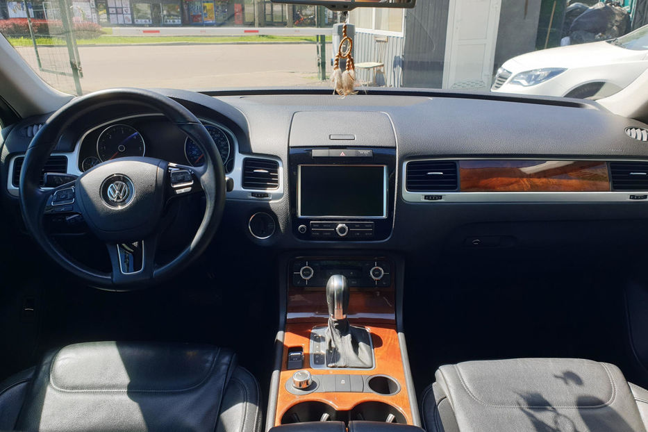 Продам Volkswagen Touareg 2012 года в Киеве