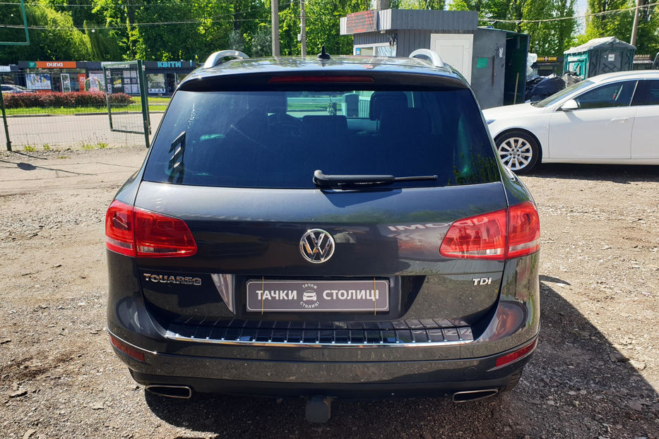 Продам Volkswagen Touareg 2012 года в Киеве