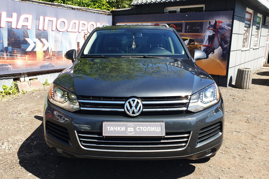 Продам Volkswagen Touareg 2012 года в Киеве