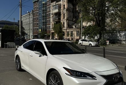 Продам Lexus ES 300 2021 года в Киеве