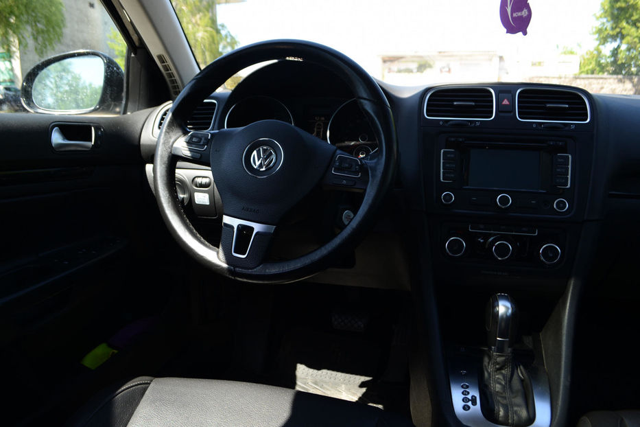 Продам Volkswagen Jetta 2013 года в Киеве