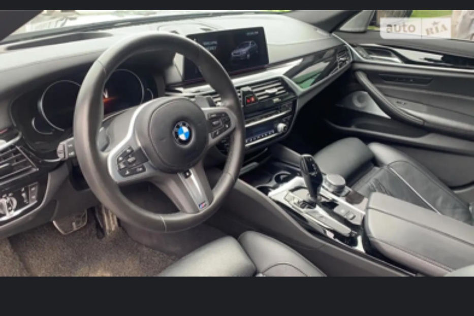 Продам BMW 540 G30 540i Steptronic M Packagе 2018 года в Киеве