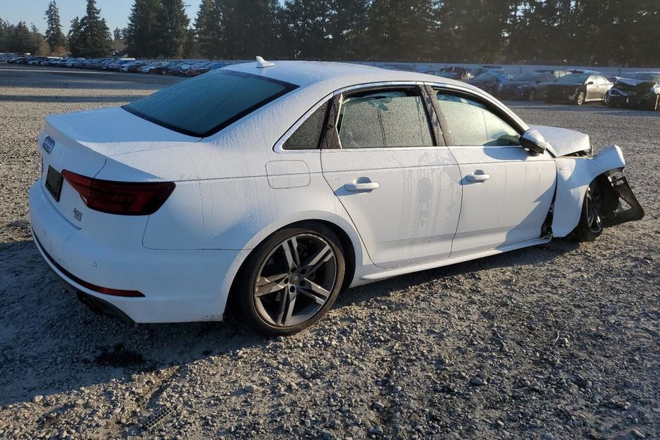 Продам Audi A4 2018 года в Луцке