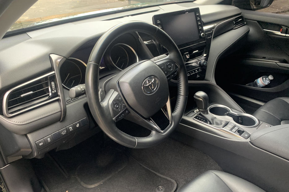 Продам Toyota Camry 2021 года в Киеве