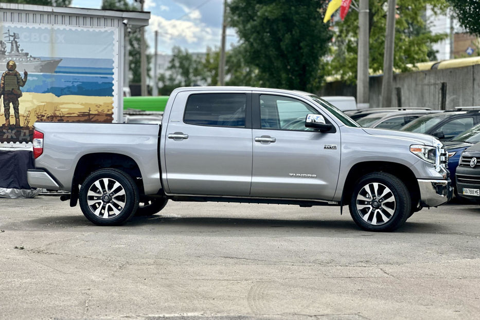 Продам Toyota Tundra 2021 года в Киеве