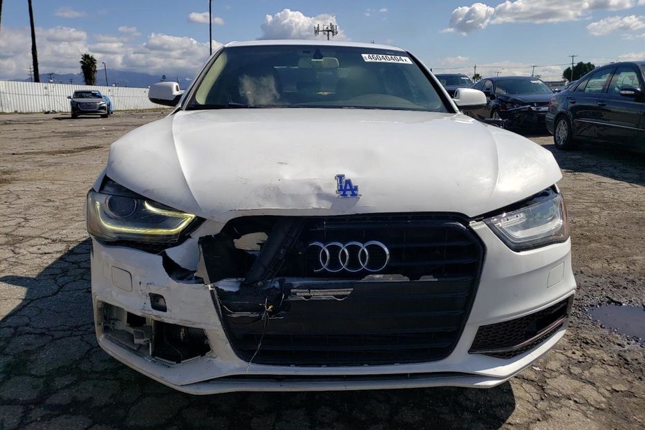 Продам Audi A4 2015 года в Луцке