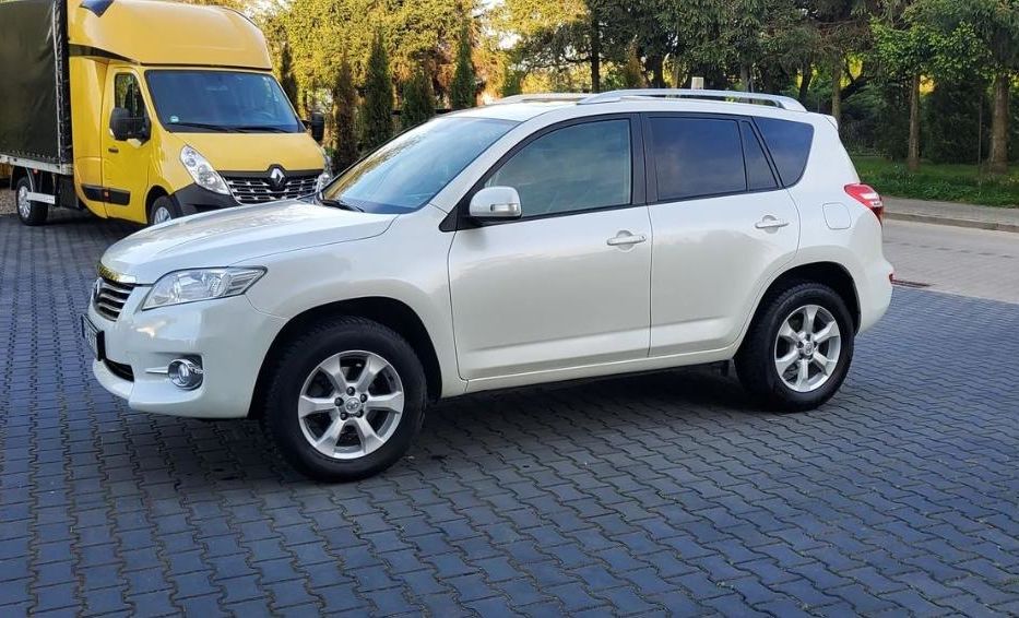 Продам Toyota Rav 4 2008 года в Харькове