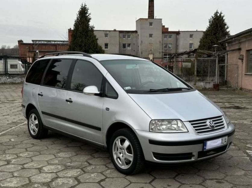 Продам Volkswagen Sharan 2005 года в Киеве