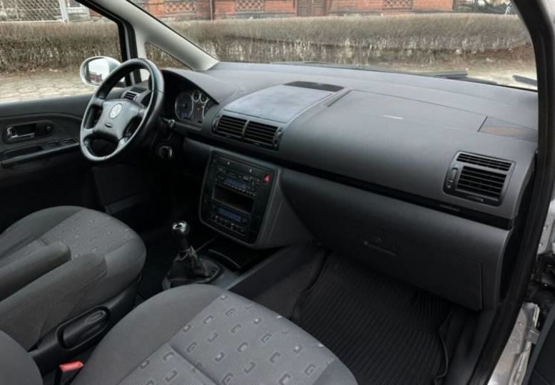 Продам Volkswagen Sharan 2005 года в Киеве