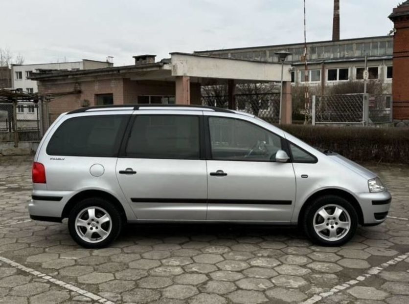 Продам Volkswagen Sharan 2005 года в Киеве