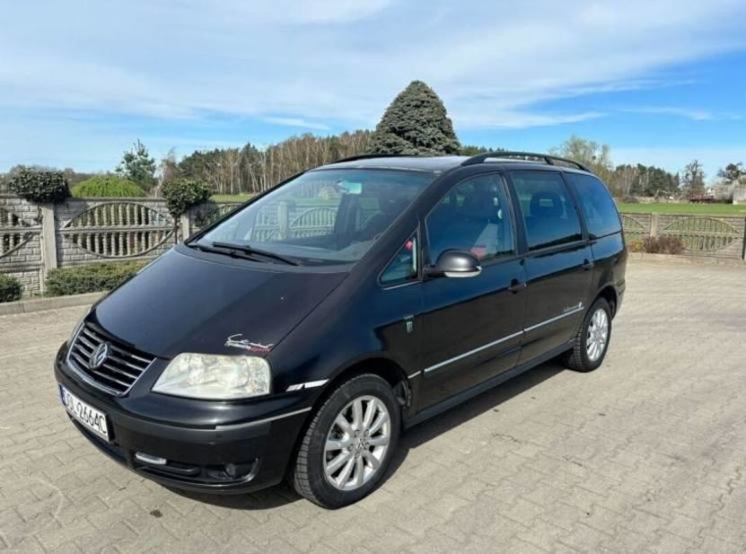 Продам Volkswagen Sharan 2005 года в Киеве