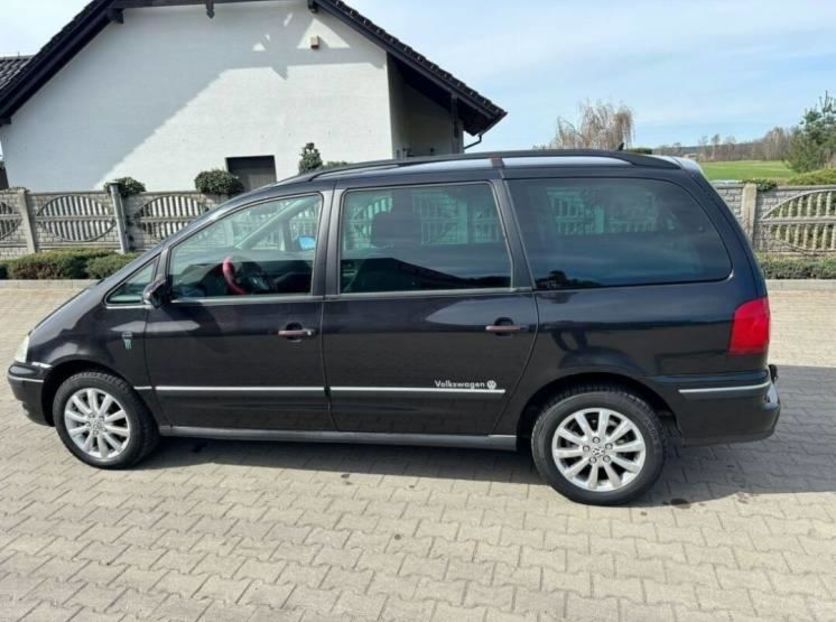 Продам Volkswagen Sharan 2005 года в Киеве