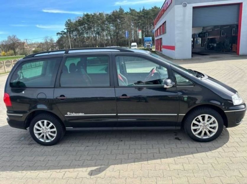 Продам Volkswagen Sharan 2005 года в Киеве