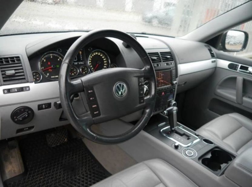 Продам Volkswagen Touareg 2005 года в Киеве