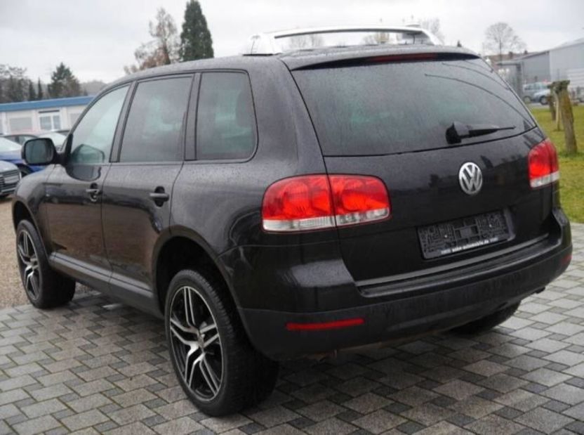 Продам Volkswagen Touareg 2005 года в Киеве