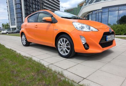 Продам Toyota Prius Aqva 2015 года в Киеве