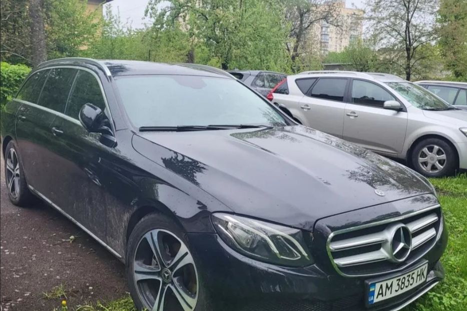 Продам Mercedes-Benz 220 2017 года в Житомире