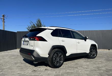 Продам Toyota Rav 4 Launge 2023 года в Черкассах