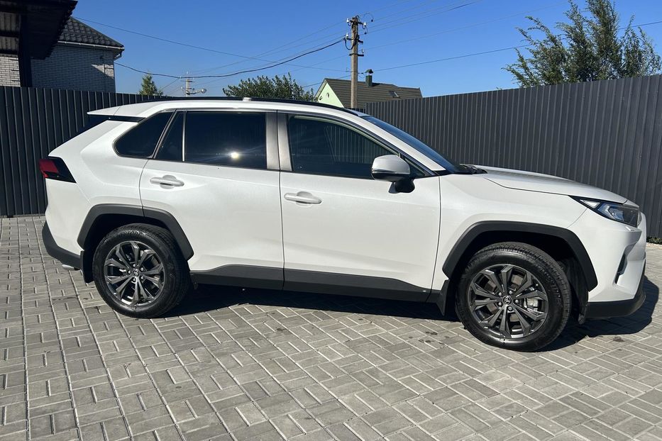 Продам Toyota Rav 4 Lange hibrid 2023 года в Черкассах