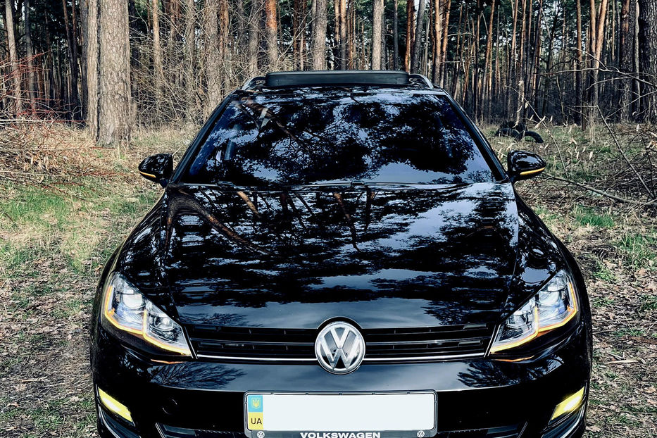 Продам Volkswagen Golf SportWagen 2015 года в Киеве