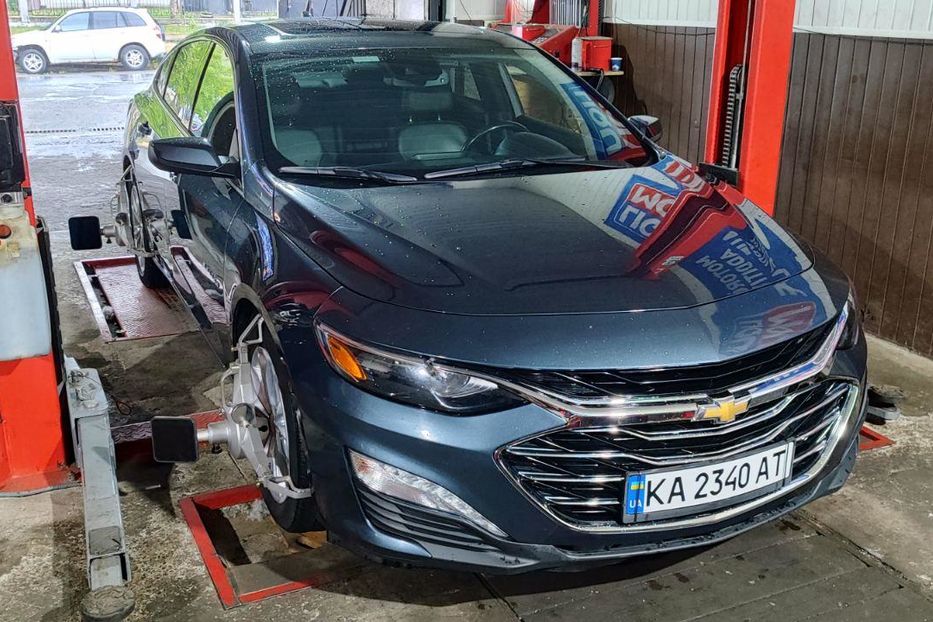Продам Chevrolet Malibu hubrid 2019 года в Киеве