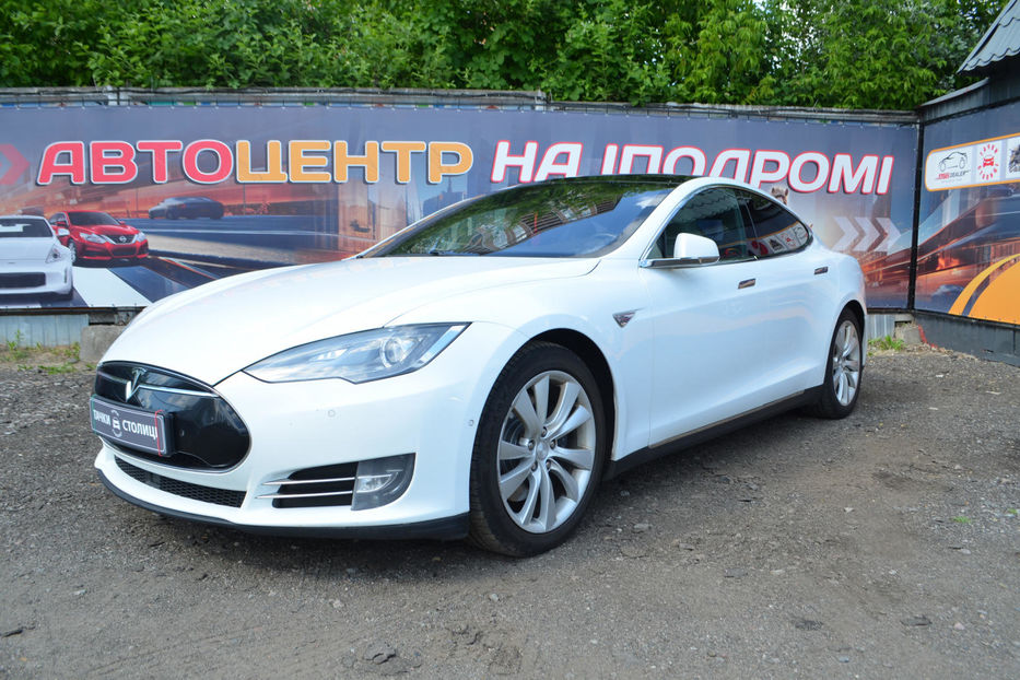 Продам Tesla Model S 2016 года в Киеве