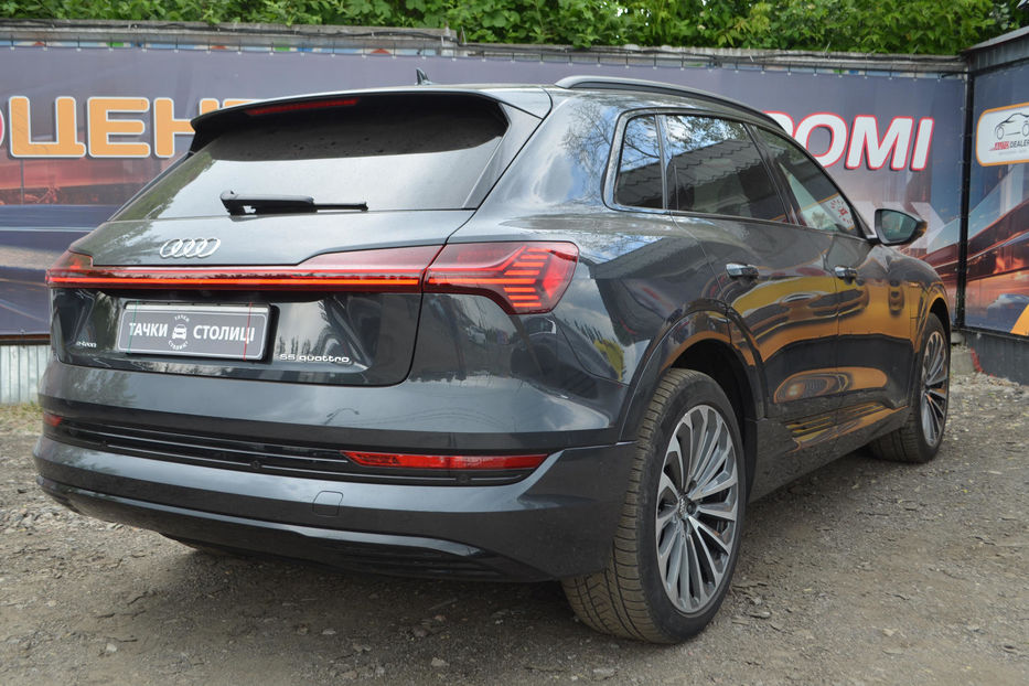 Продам Audi E-Tron 2019 года в Киеве